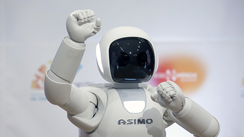 asimo waving