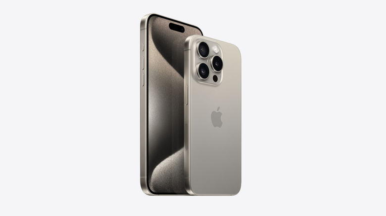 iPhone 15 Pro Max natural titanium