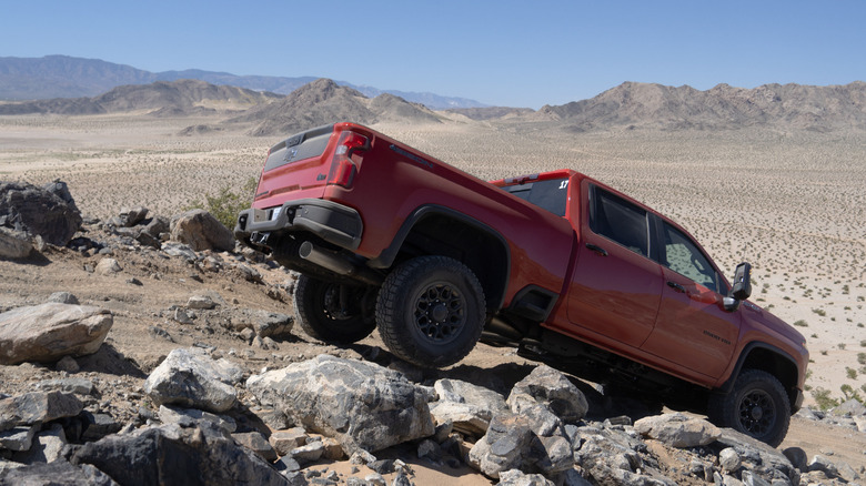 2024 Chevrolet Silverado HD ZR2 Bison hill descent