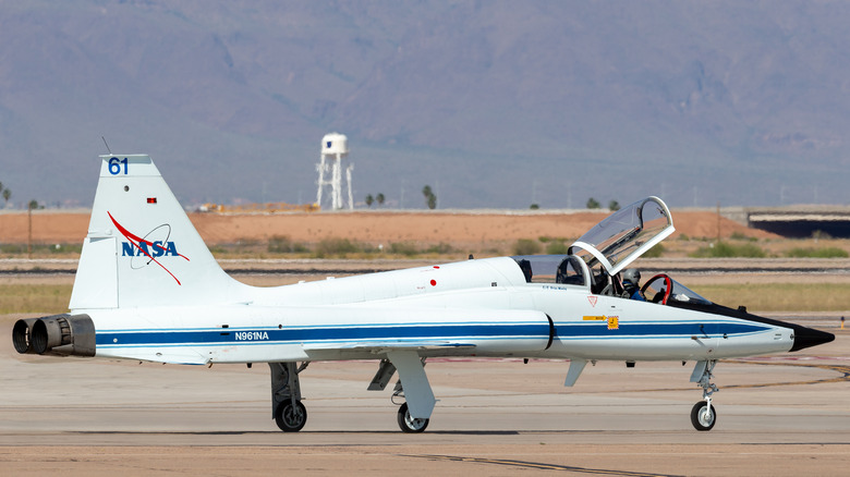 NASA T-38 Talon chase plane