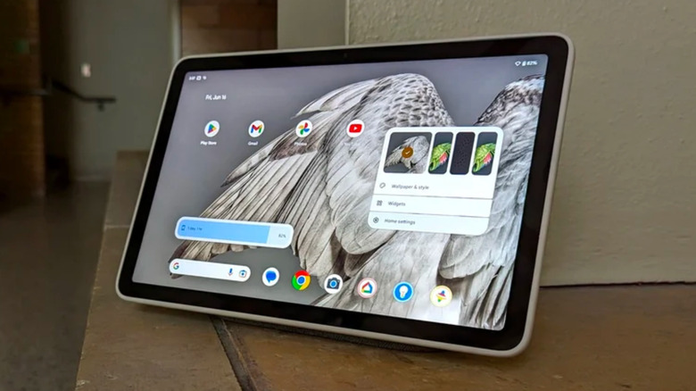 PIxel Tablet's home screen